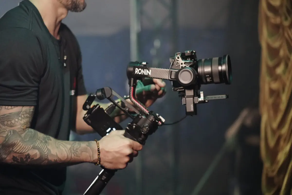 Equipe da Destaquei Filmes em gravação, bastidor 6